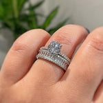 Load image into Gallery viewer, Baguette Diamond Band