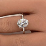 Load image into Gallery viewer, 2.50ct Oval Moissanite Engagement Ring