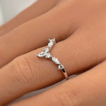 Load image into Gallery viewer, 14k Chevron Marquise Band