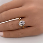 Load image into Gallery viewer, 2.50ct Oval Moissanite Engagement Ring