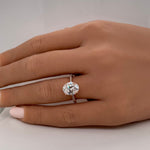 Load image into Gallery viewer, 2.50ct Oval Moissanite Engagement Ring