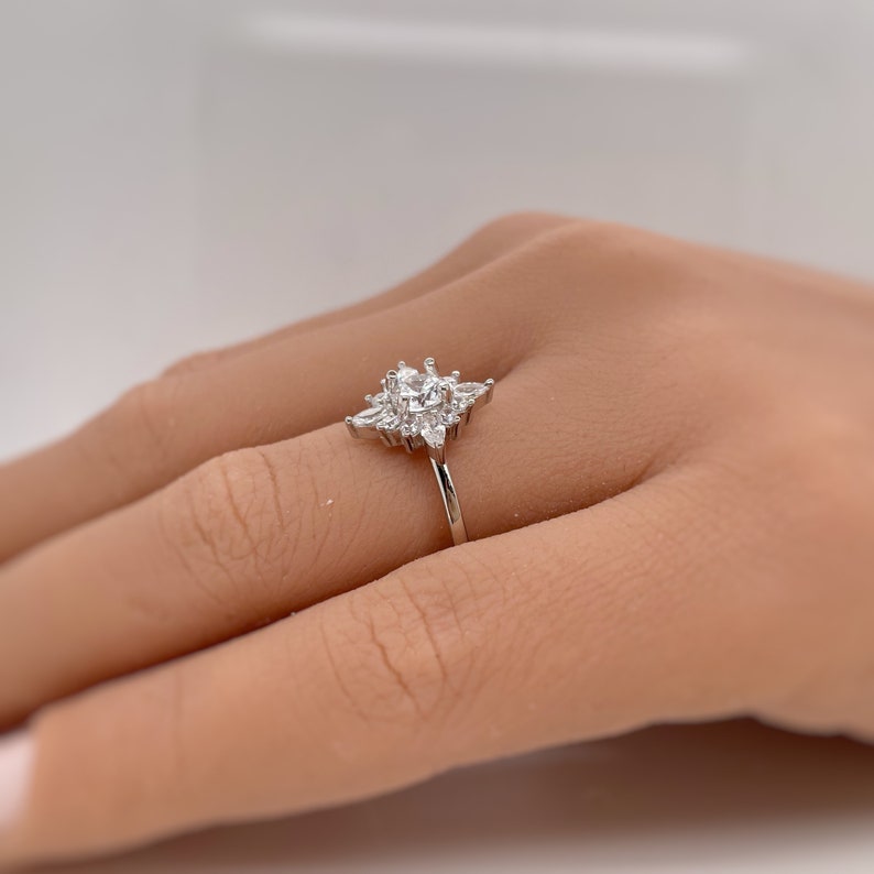 Starburst Moissanite Engagement Ring, Sparkle Dainty Ring, Star Ring, Art Deco Moissanite Ring, Flower Cluster Anniversary Ring, Bridal Ring