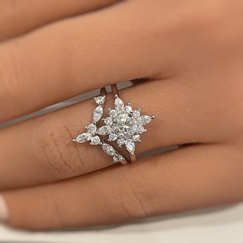 Starburst Moissanite Engagement Ring, Sparkle Dainty Ring, Star Ring, Art Deco Moissanite Ring, Flower Cluster Anniversary Ring, Bridal Ring