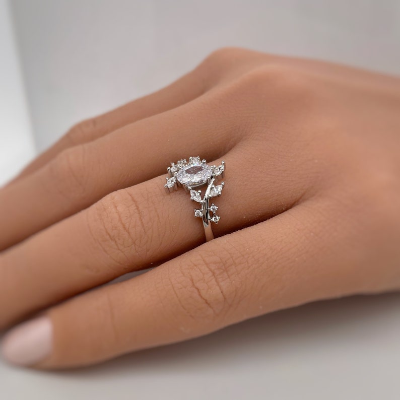 1.00ct Oval Moissanite Leaf Ring, Art Deco Ring, Leaf, Oval Moissanite Engagement Ring, Engagement Ring, Marquise Leaf Engagement Ring