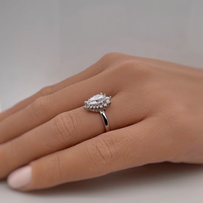 Starburst Halo Teardrop Moissanite Engagement Ring, Art Deco Pear Halo Engagement Ring, Pear Cut Wedding Ring, Bridal Ring, Proposal Ring