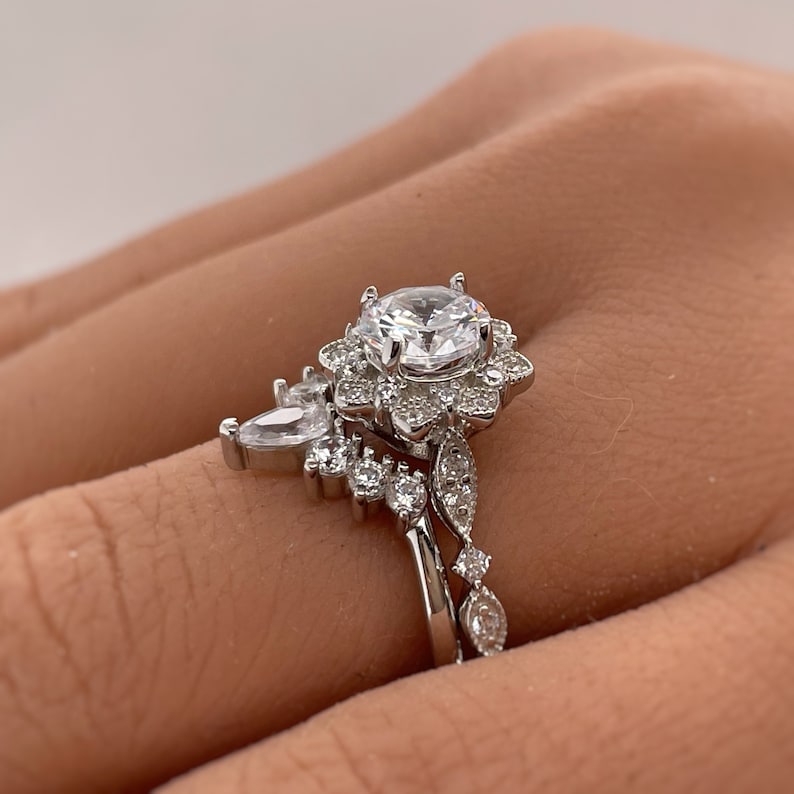 Snowflake Engagement Ring, Art Deco Cluster Engagement Ring Cluster, Wedding Ring Simulated Diamond Flower engagement Ring, Snowflake Ring