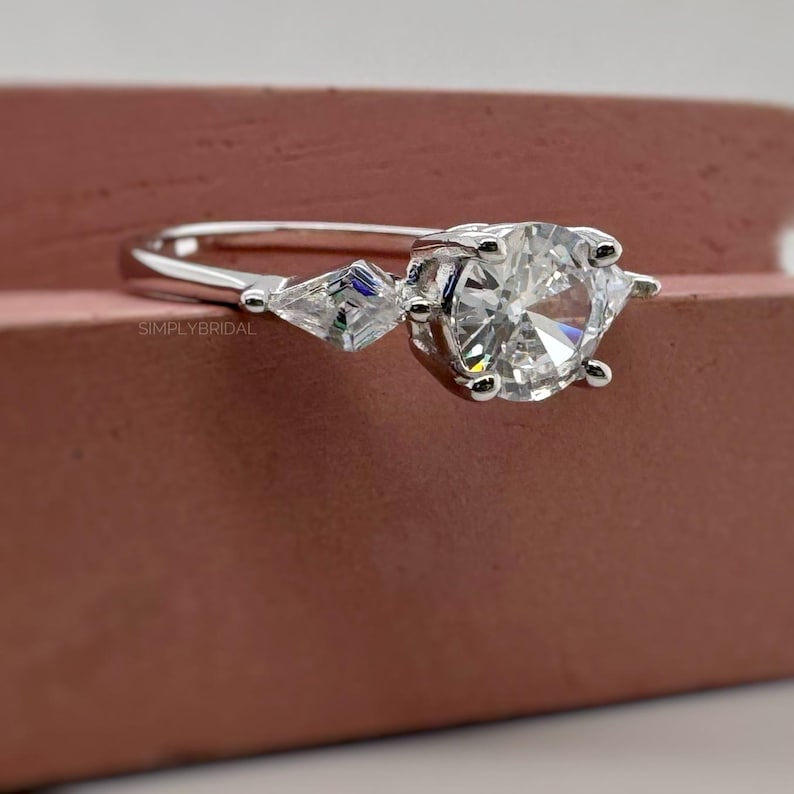 Round Brilliant Moissanite with Side Kite Accent Engagement Ring, Triangle Engagement Ring, Moissanite Engagement Ring, Kite Ring, Modern