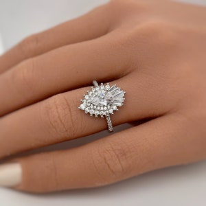 14k Art Deco Cluster Engagement Ring