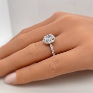 1.00ct  Oval Moissanite Engagement Ring