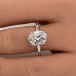 Load image into Gallery viewer, 2.50ct Oval Moissanite Engagement Ring
