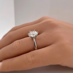 2.00ct Round Moissanite Solitaire Ring