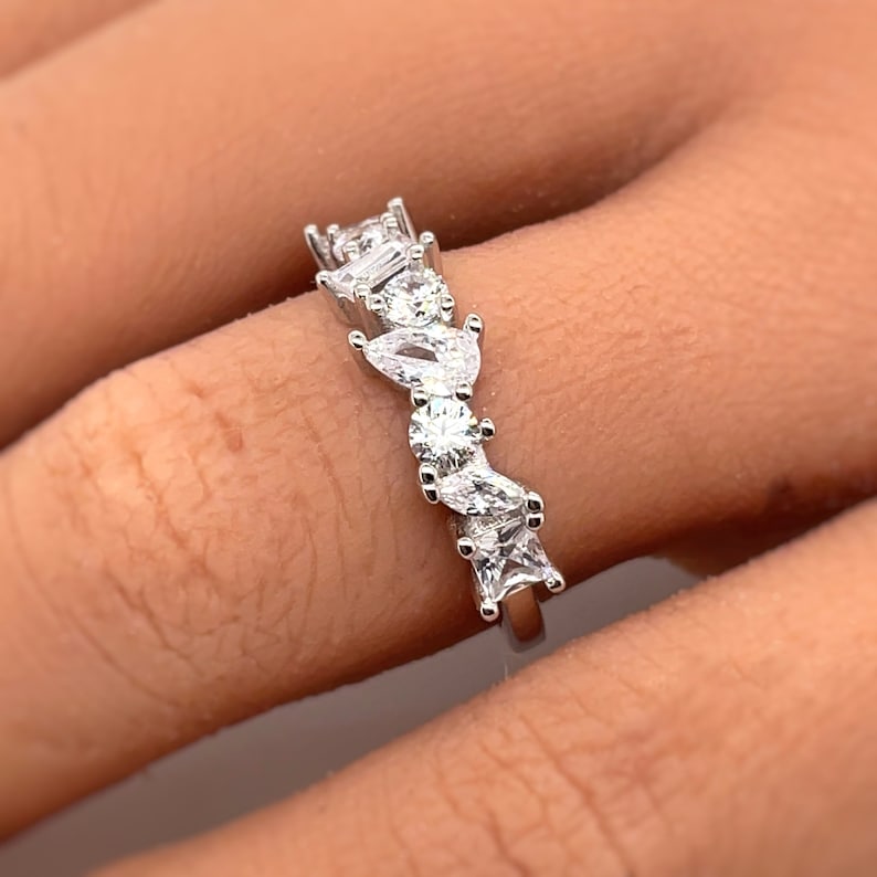 14k Assorted Moissanite Band