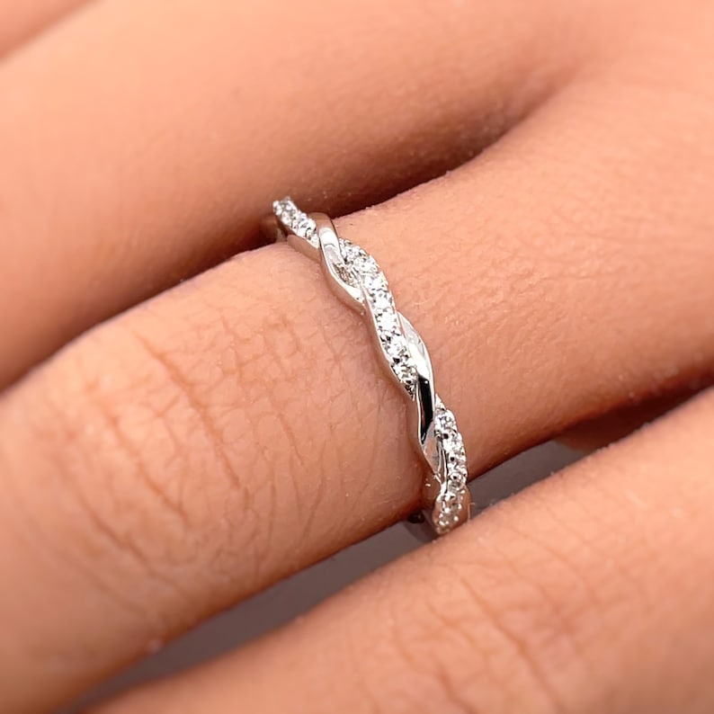 14k Infinity Moissanite Band