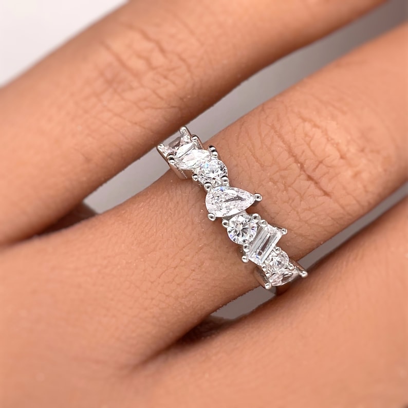 14k Assorted Moissanite Band