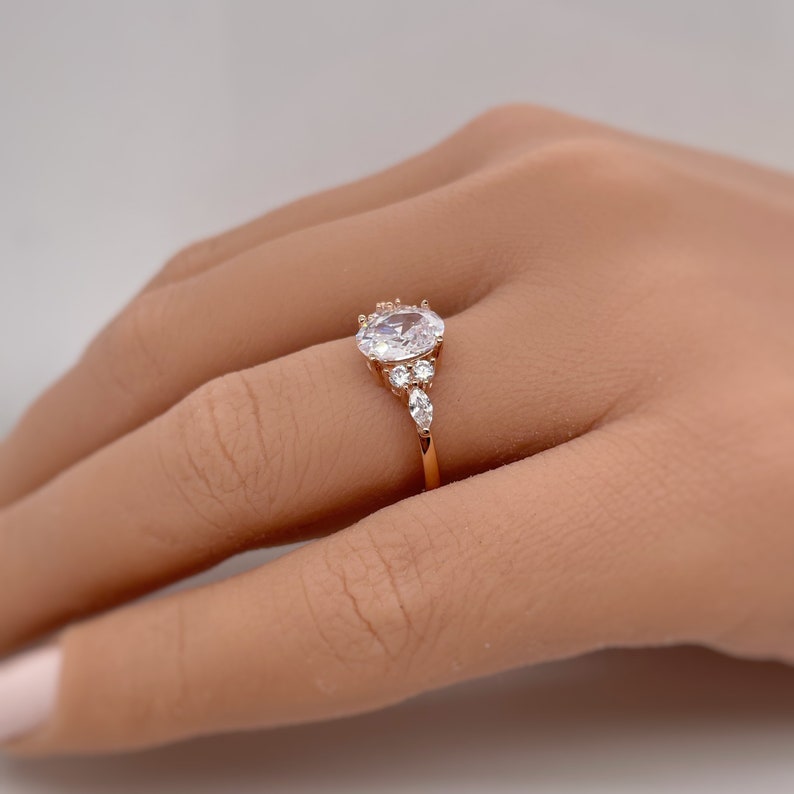 1.00ct Oval Diamond Engagement Ring