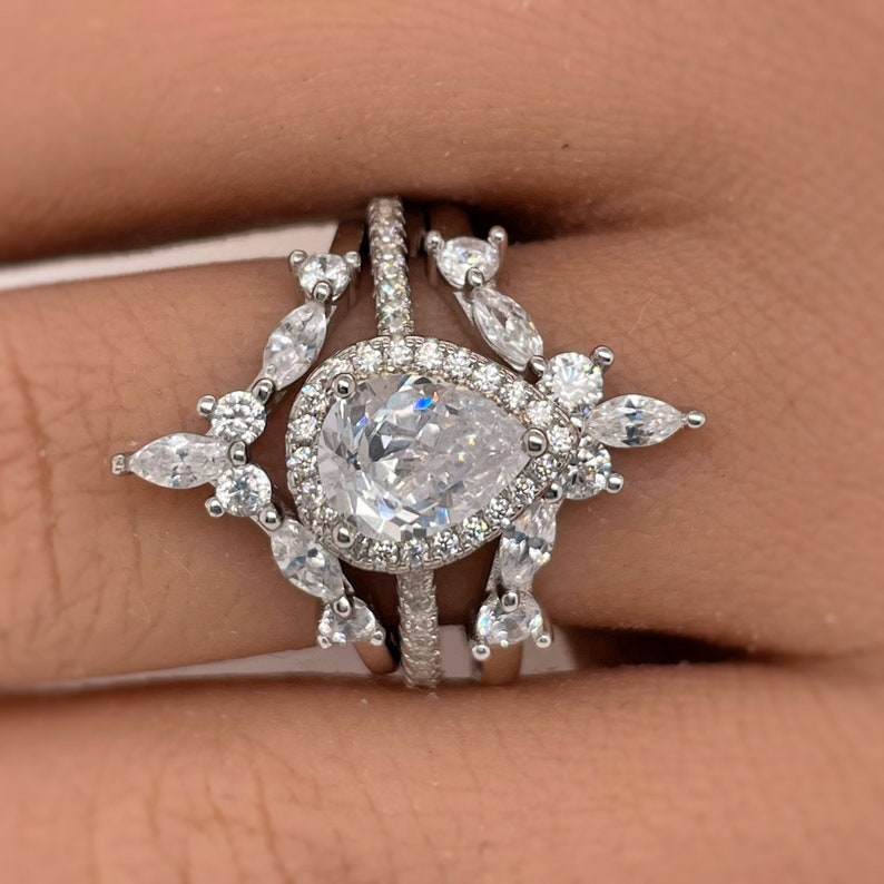 1.00ct Pear Halo Ring Set